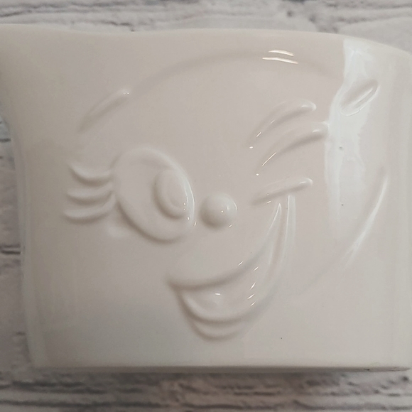 Smiling Embossed Coffee/Tea & Creamer Cup - Picture 8 of 8